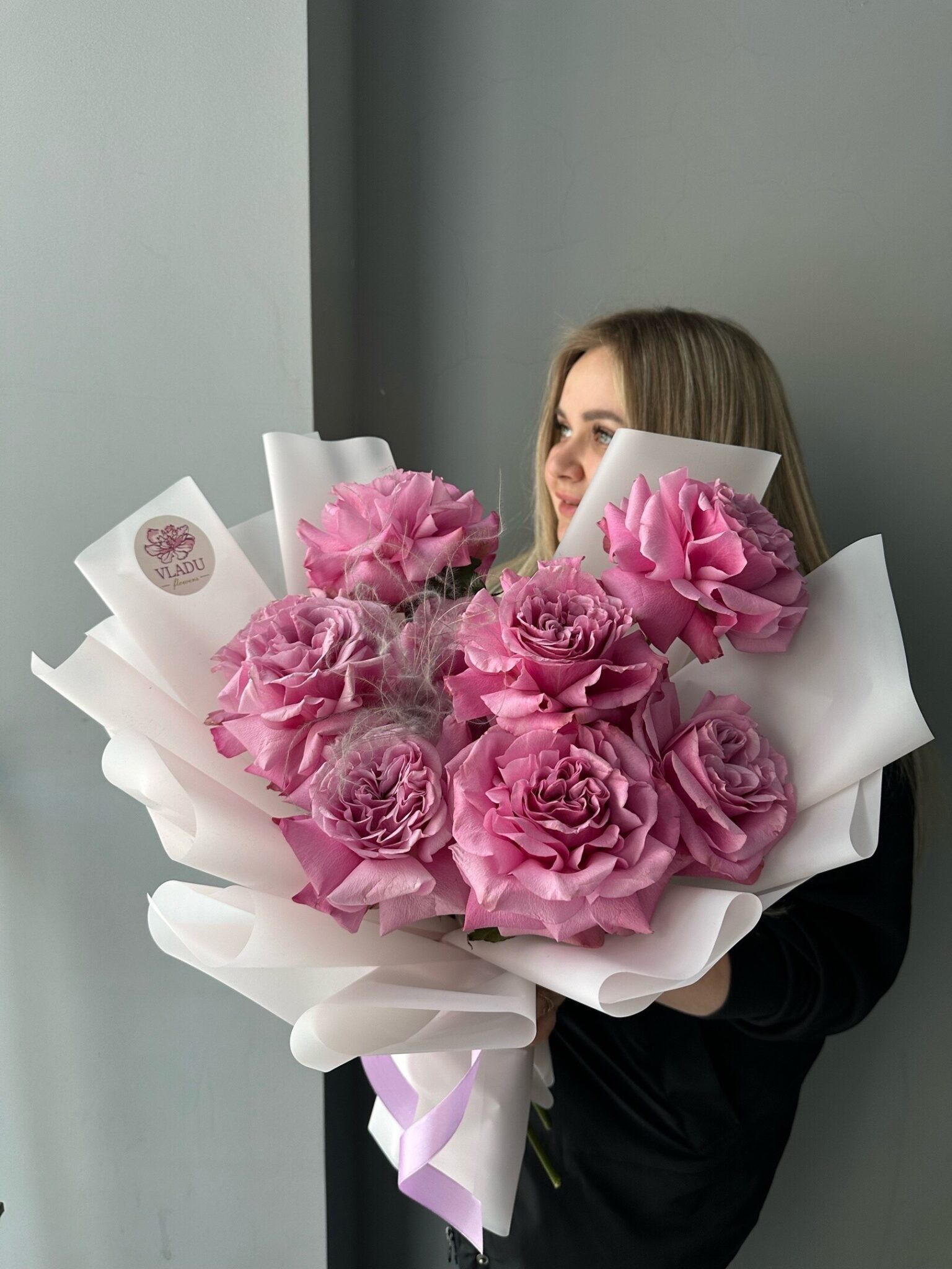 Букет из пионовидных французских роз