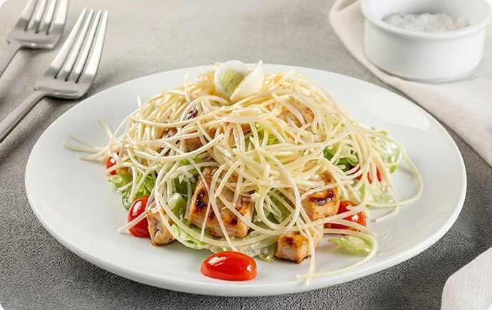 Салат Цезарь с курицей