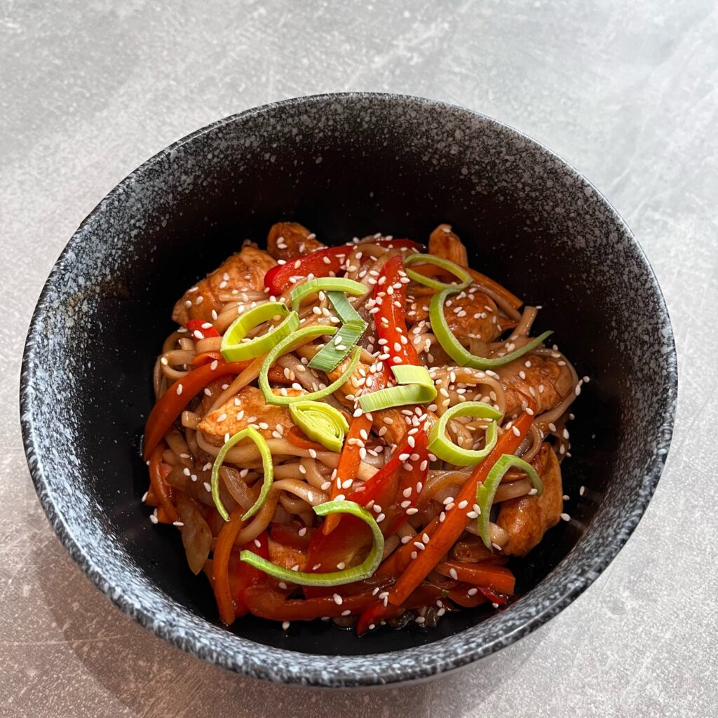 Лапша удон с курицей