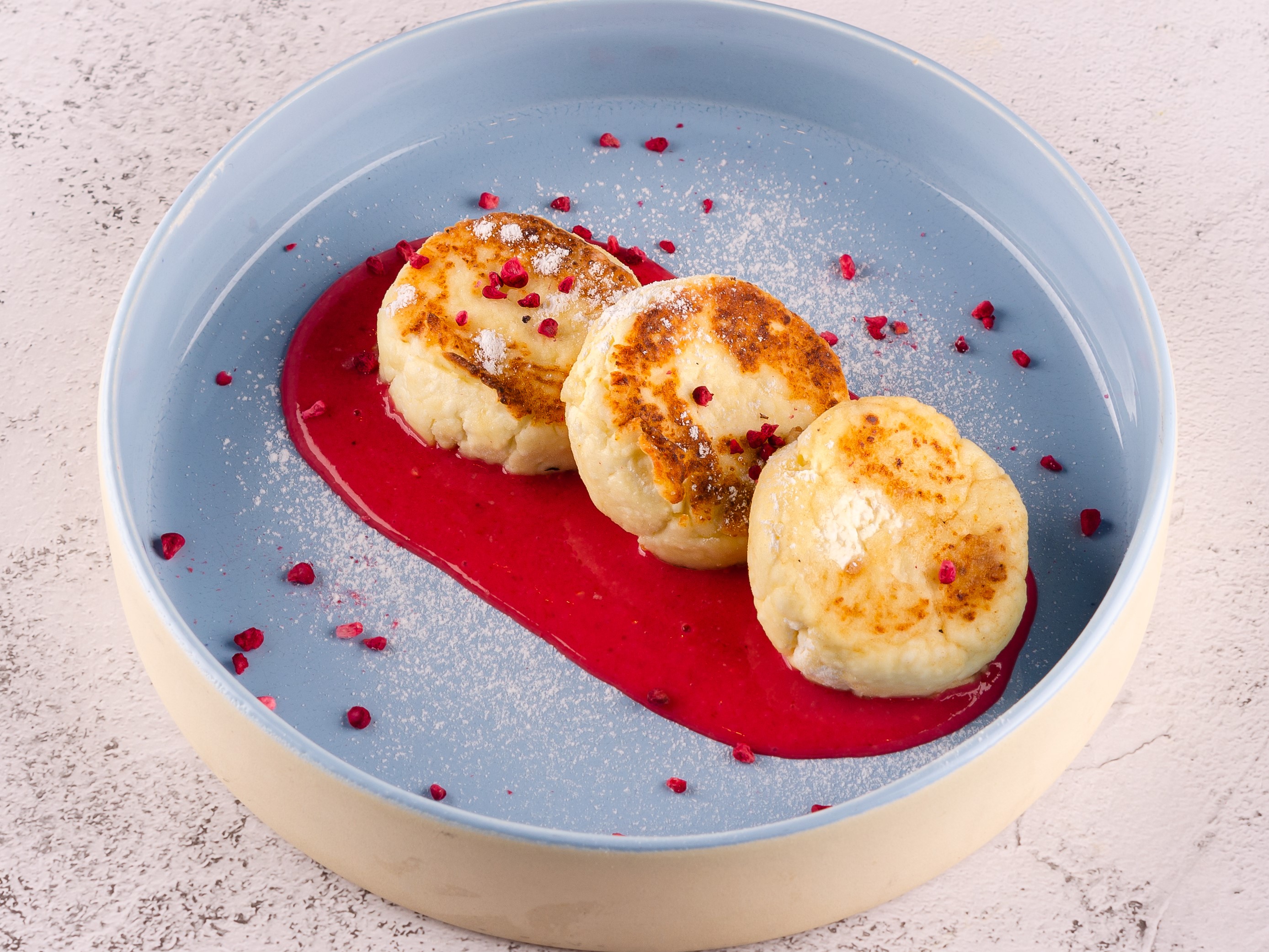 Сырники с малиновым муссом