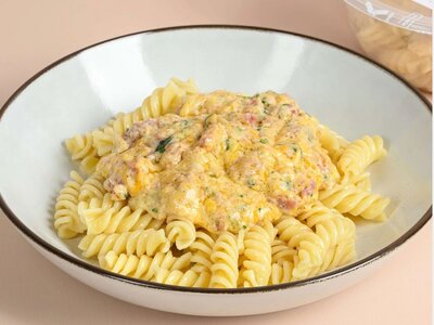 Паста в сырном соусе с беконом Mac & Cheese