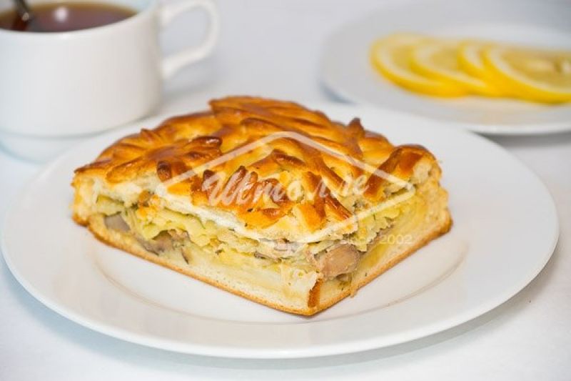 Пирог с картофелем и грибами 500гр