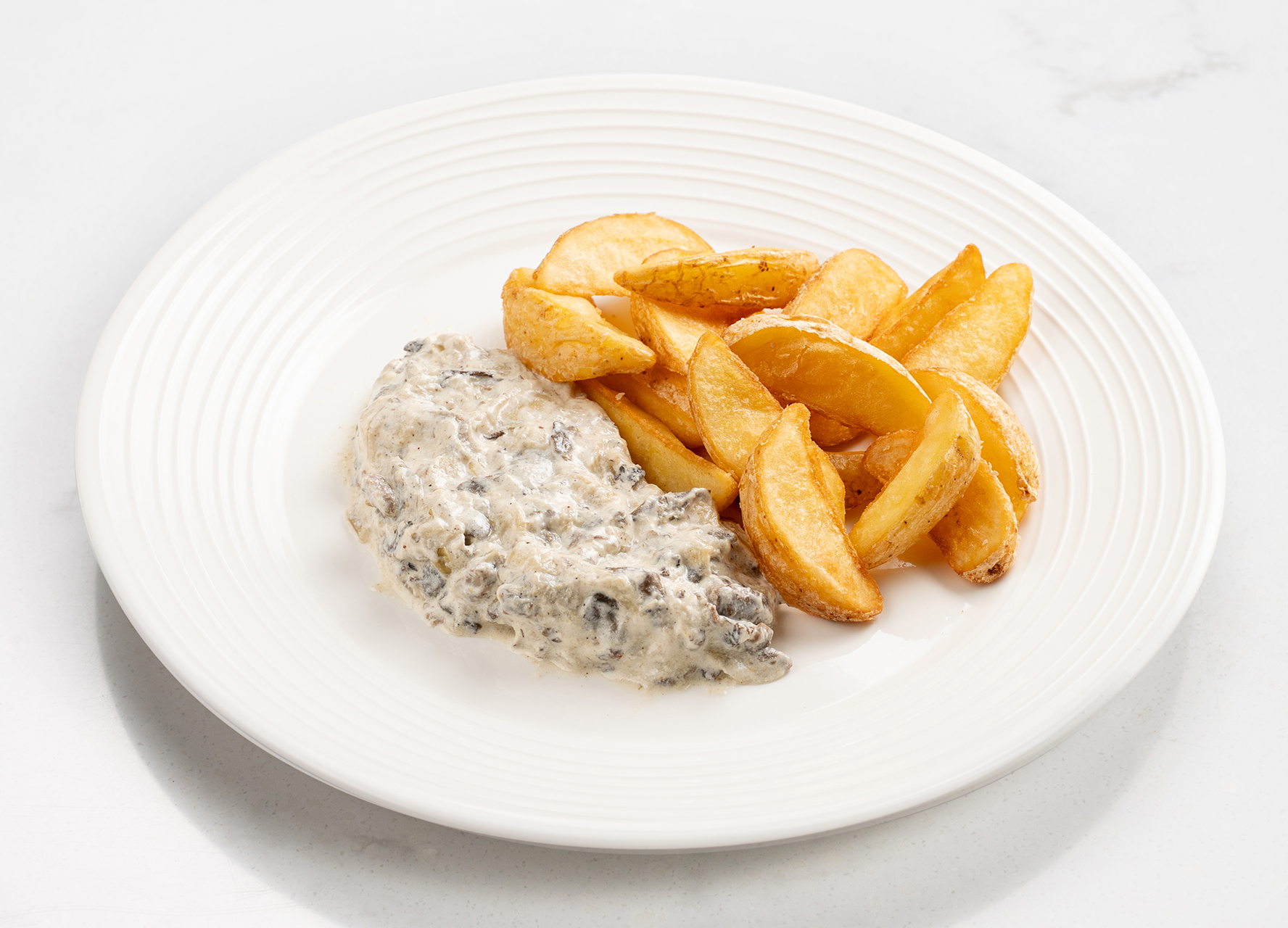 Бефстроганов с картофелем по-деревенски