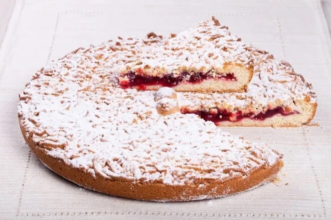 Песочный пирог с ягодами (700 гр)
