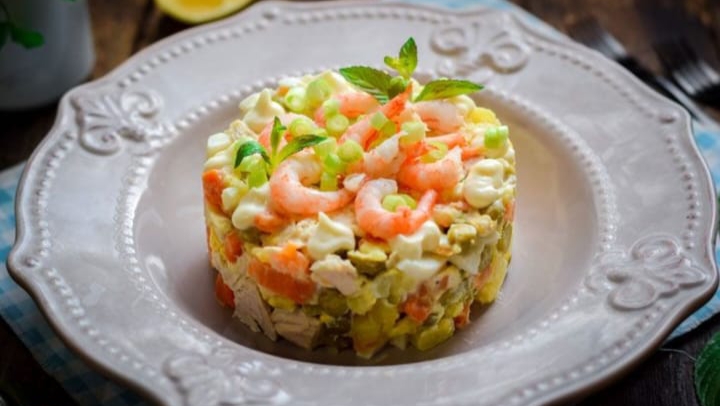 Оливье с креветками