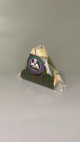 Онигири с лососем