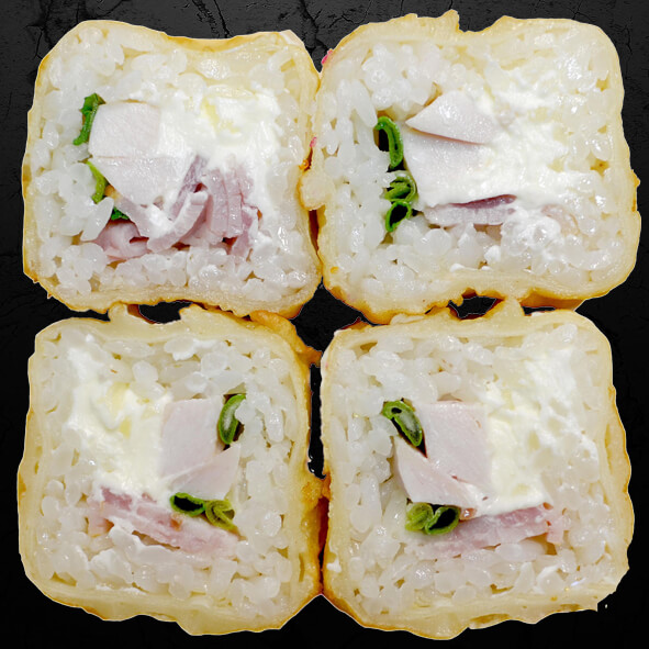 Горячий ролл с курицей и беконом