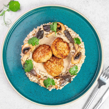 Куриные котлетки с зеленой гречкой