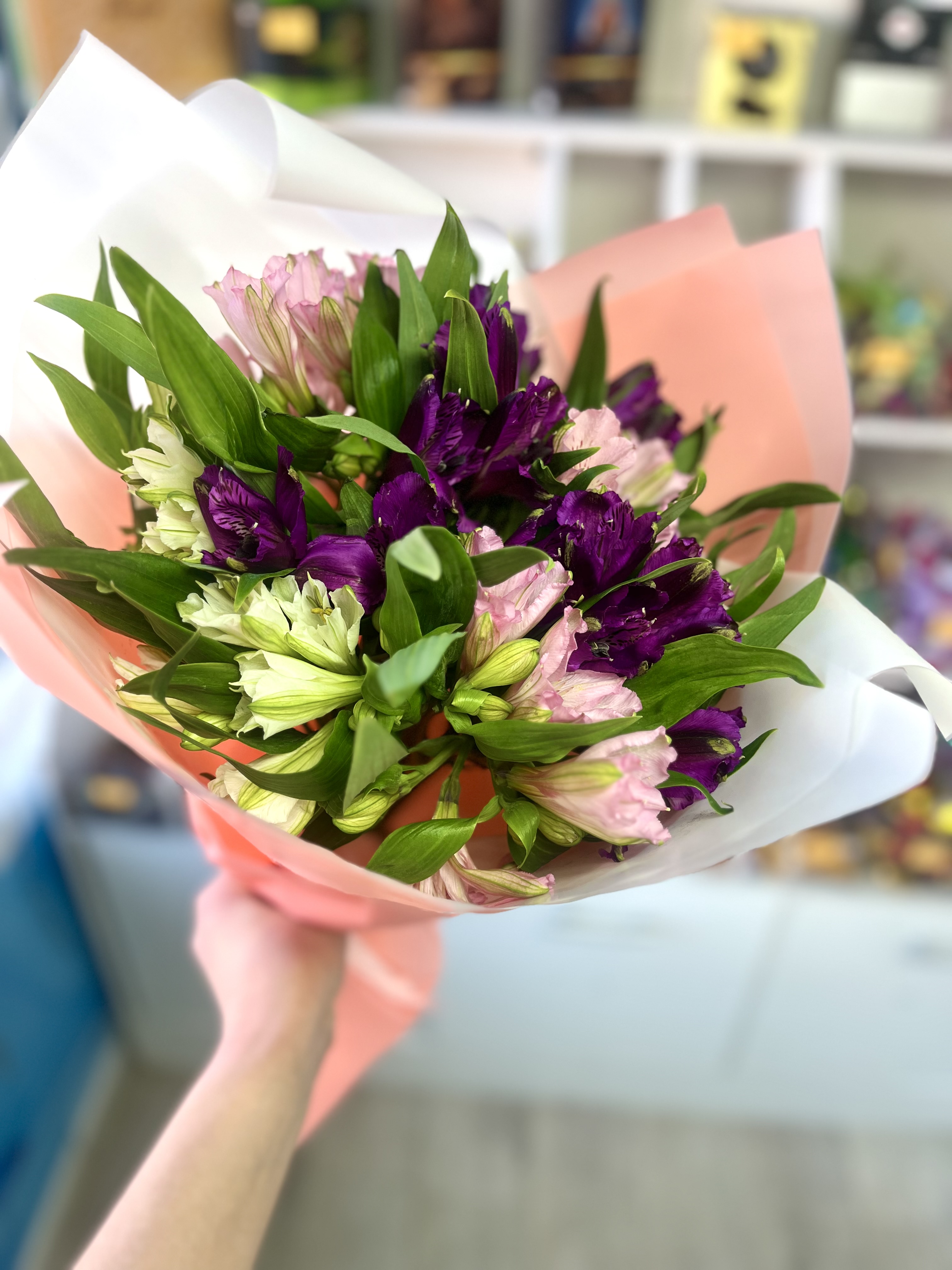 Букет из 9 Альстромерий микс 