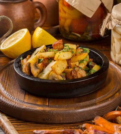 Мясо с грибами на кеци