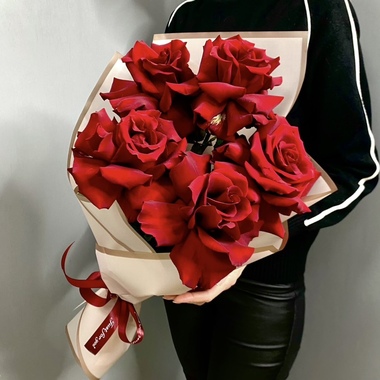 Ажурные розы в упаковке