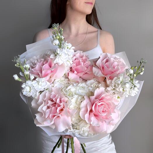 Нежный букет розовая французская роза