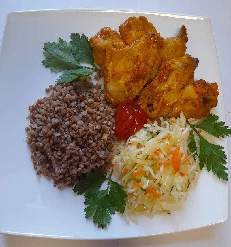 Куриные крылышки тушеные