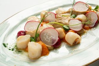Гребешки из грибов с соусом из перца 