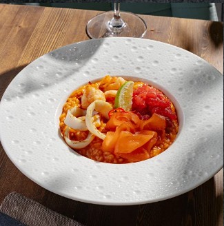 Королевский том-ям с горой морепродуктов