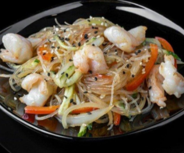 Фунчоза с курицей и креветками