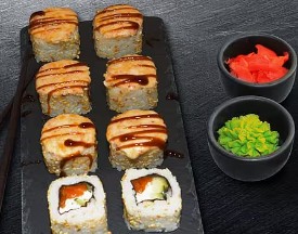 Запеченный ролл с копченой неркой