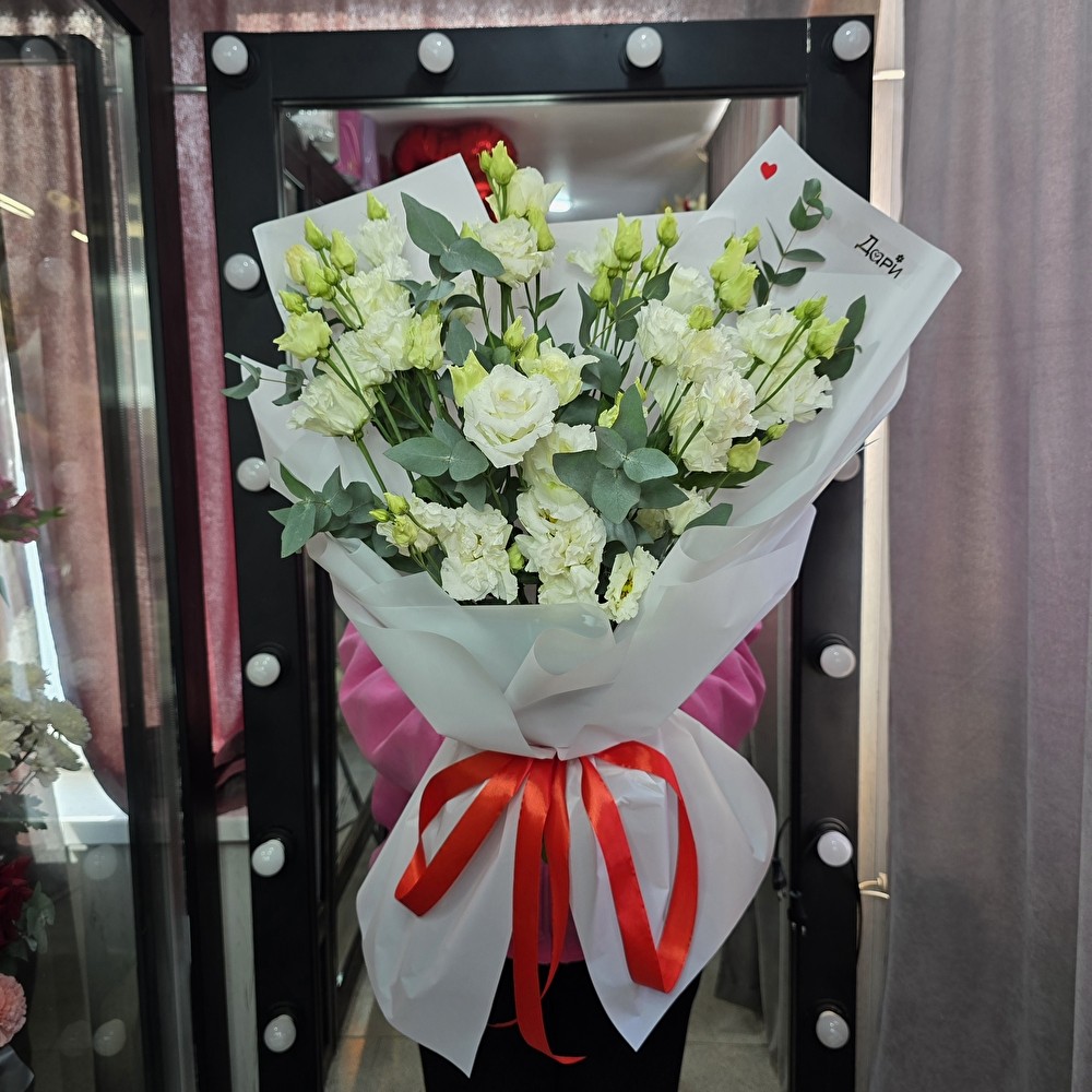 №138 Букет с эустомой и эвкалиптом