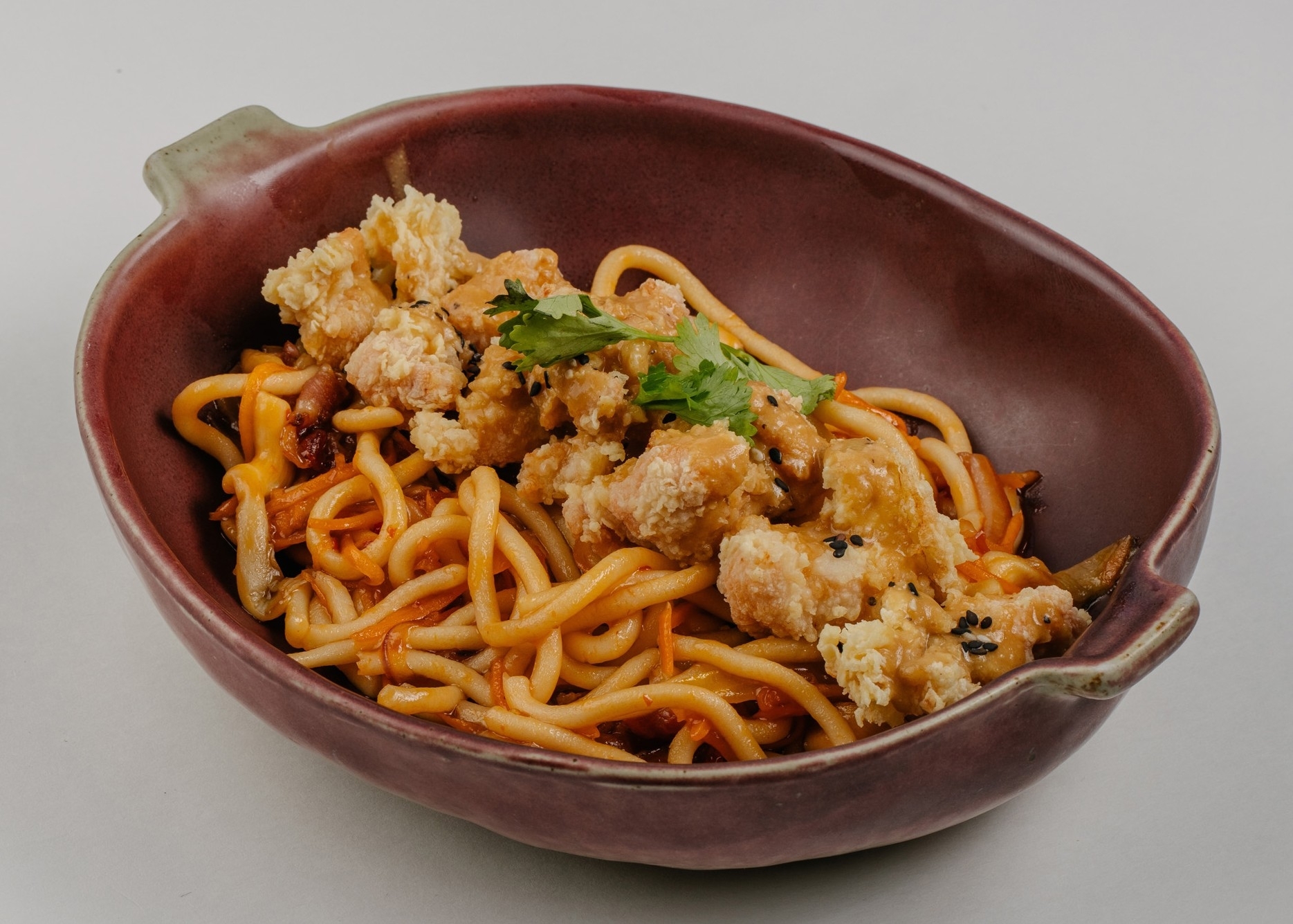 Удон с беконом и свининой в хрустящей корочке по-китайски