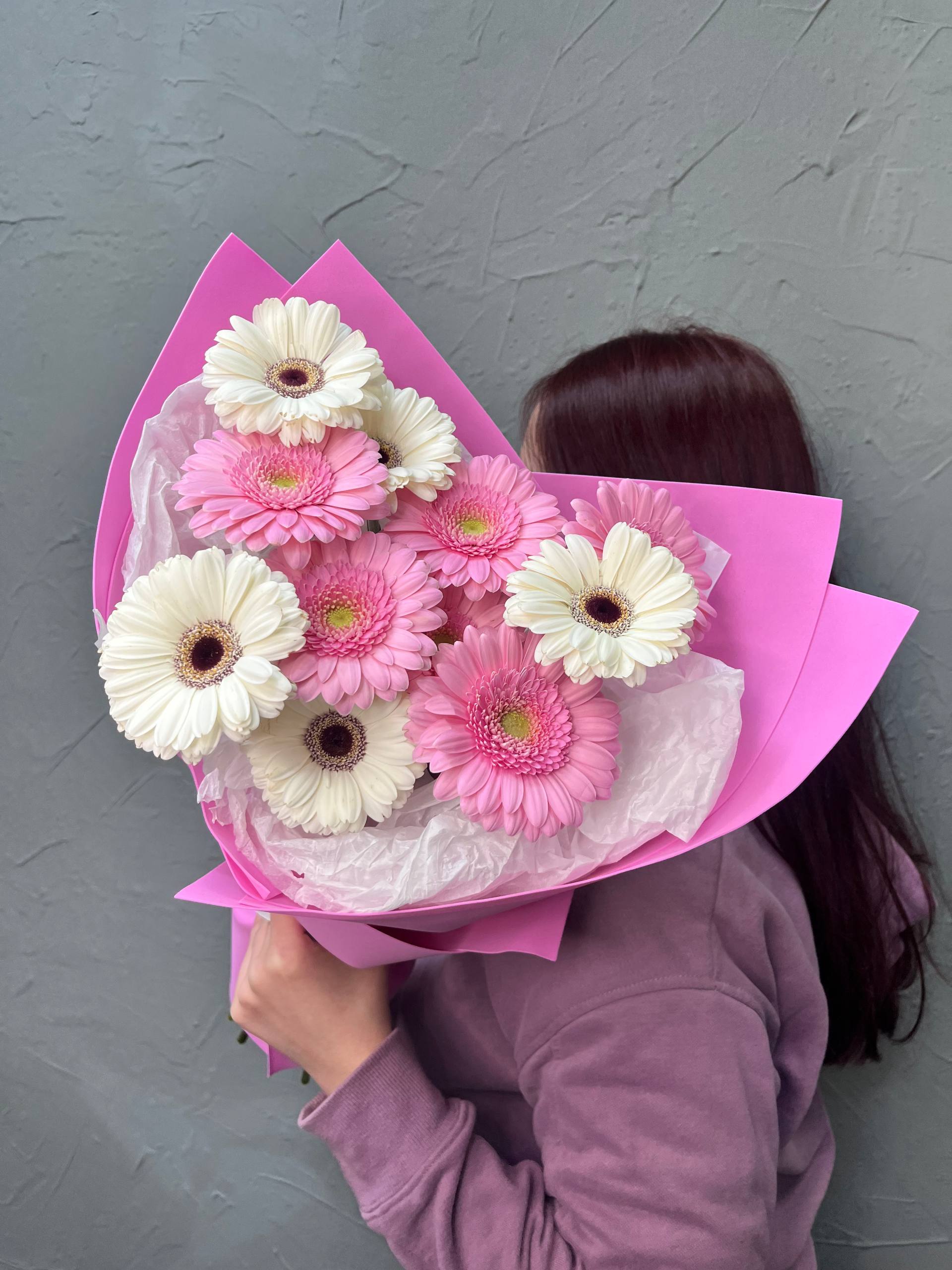 11 нежных гермини микс в розовом оформлении