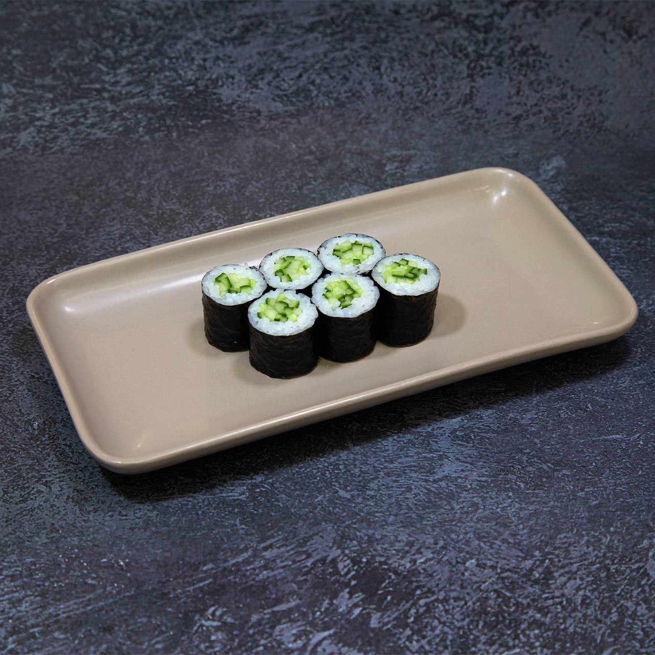 Мини ролл с огурцом