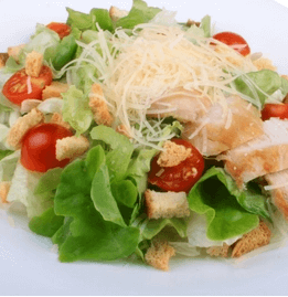 Салат Цезарь с курицей
