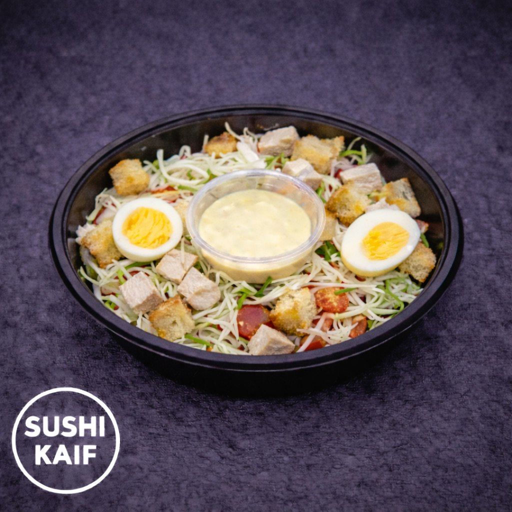 Салат Цезарь с курицей