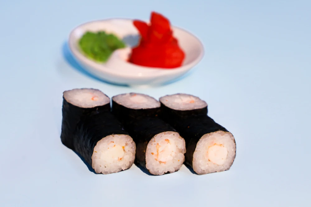 Ролл с креветкой