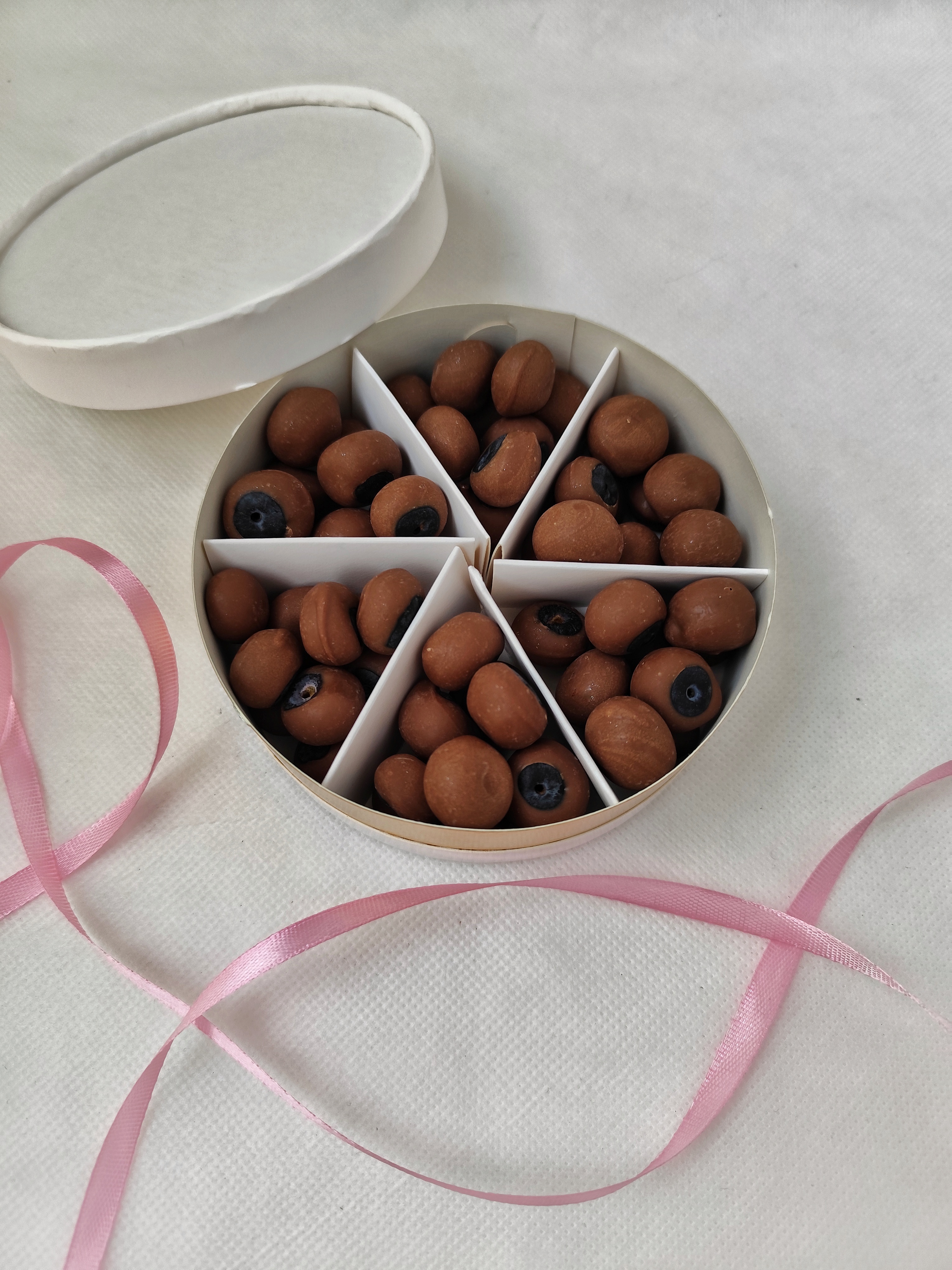 Голубика в молочном шоколаде 