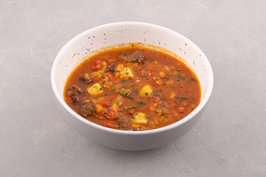 Томатный суп с разварной телятиной