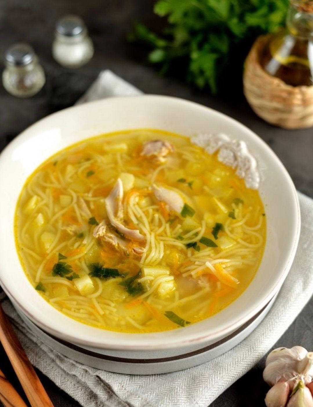 Куриный суп с лапшой