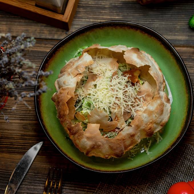 Салат "Цезарь с креветками"