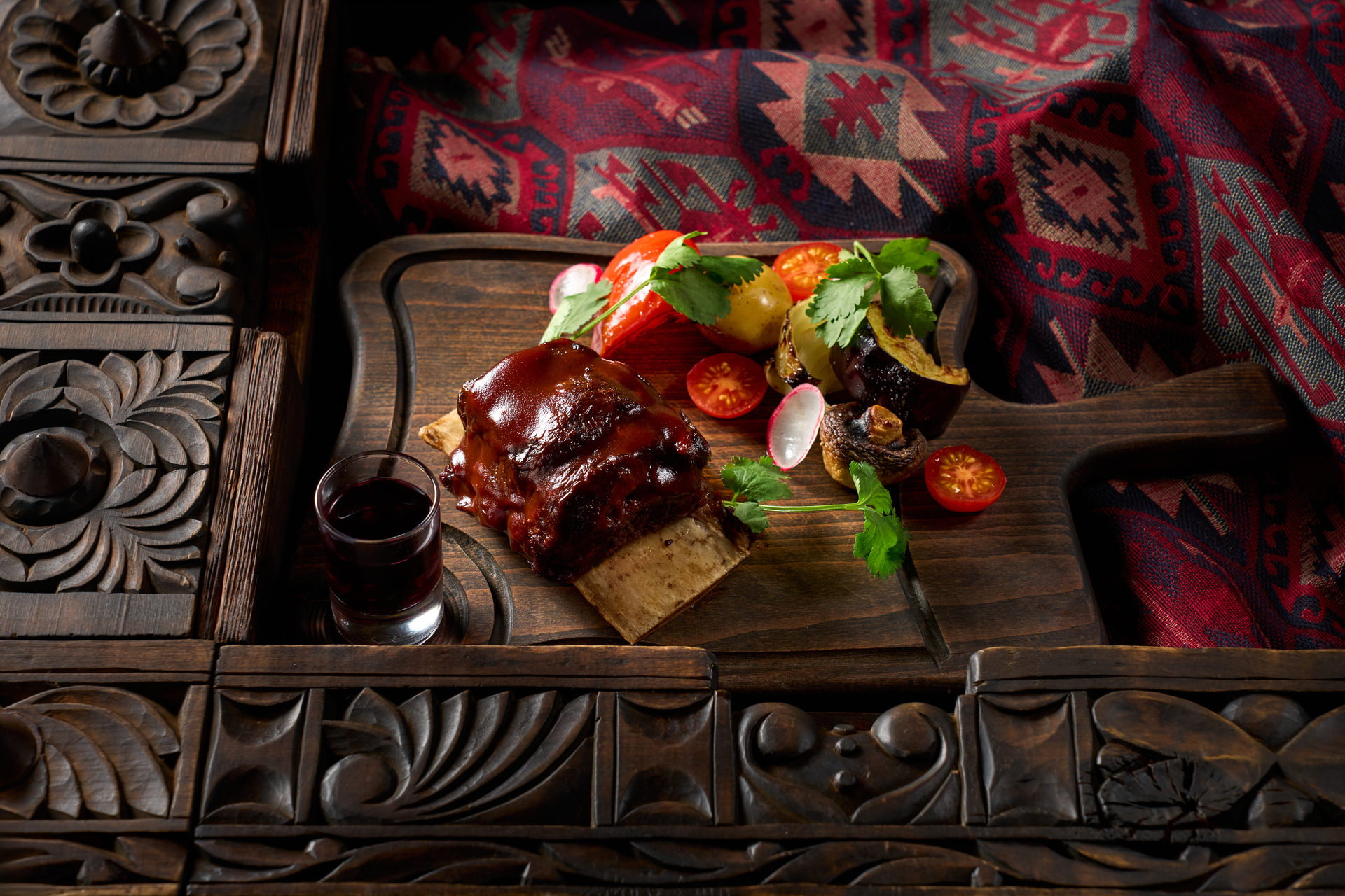 Говяжьи ребра в соусе барбекю