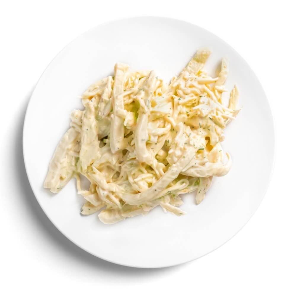 Салат с кальмаром, яблоком и огурцом