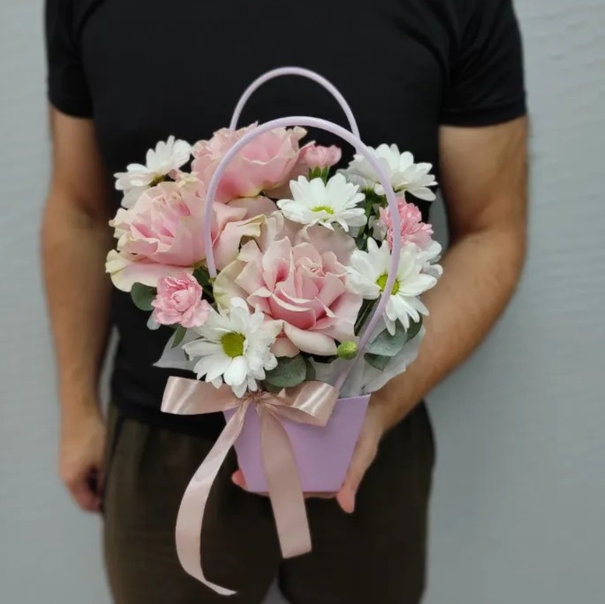 Коробка с французскими розами