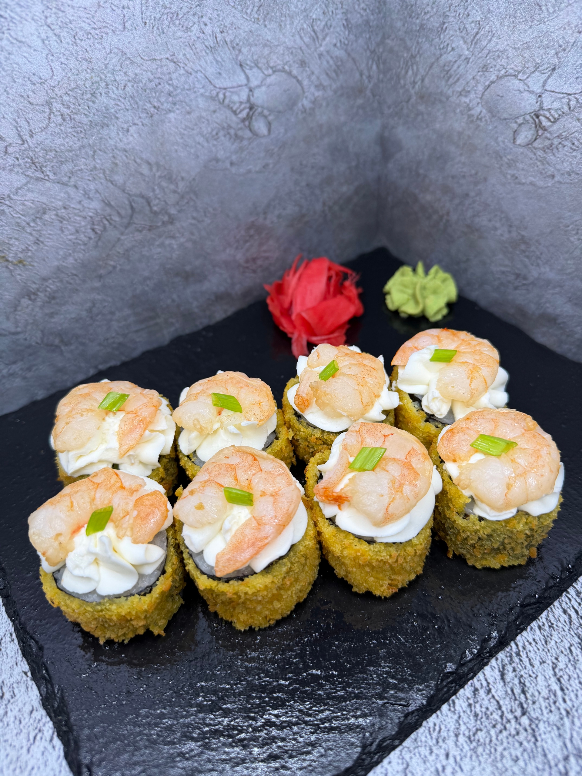 Горячий с тигровой креветкой и крабом