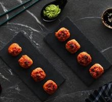 Запеченный лосось с авокадо