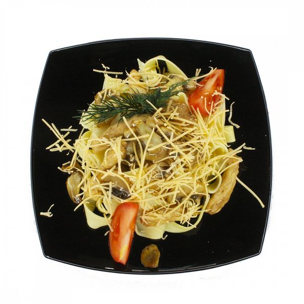 WOK Феттучини с курицей и грибами