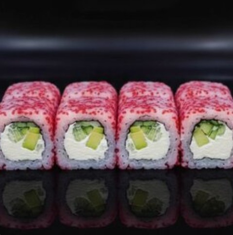 Ролл масаго, сыр, авокадо и огурец