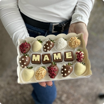 Наборы с шоколадными буквами "Маме" (Набор №22)