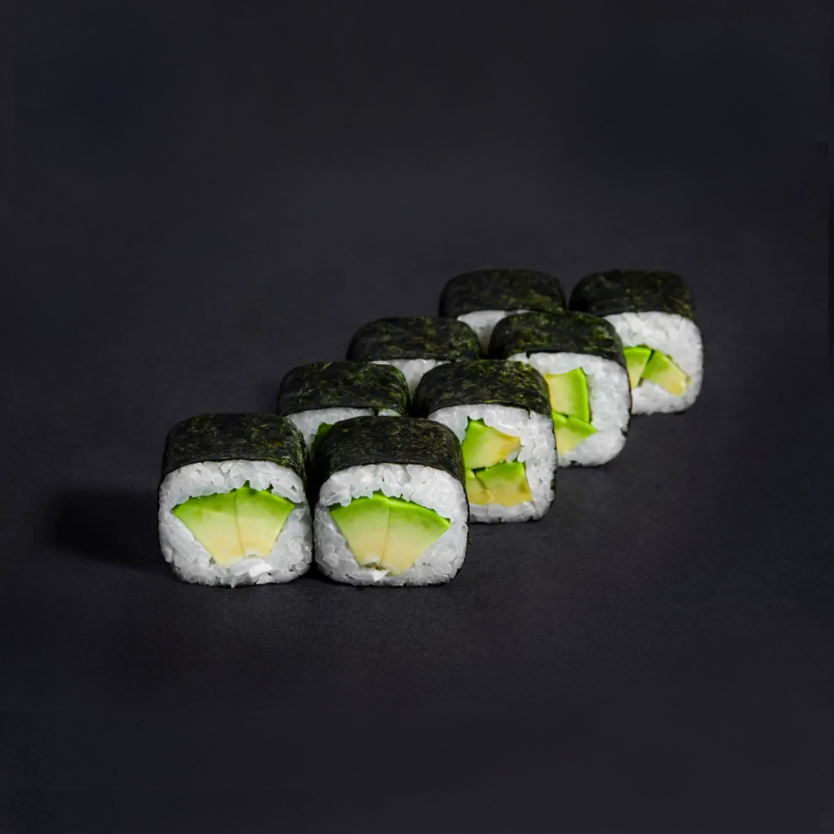 Ролл с авокадо