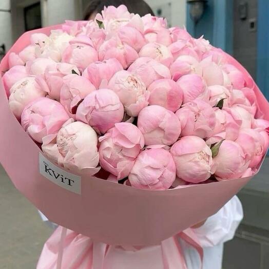 Букет из розовых пион 51 шт