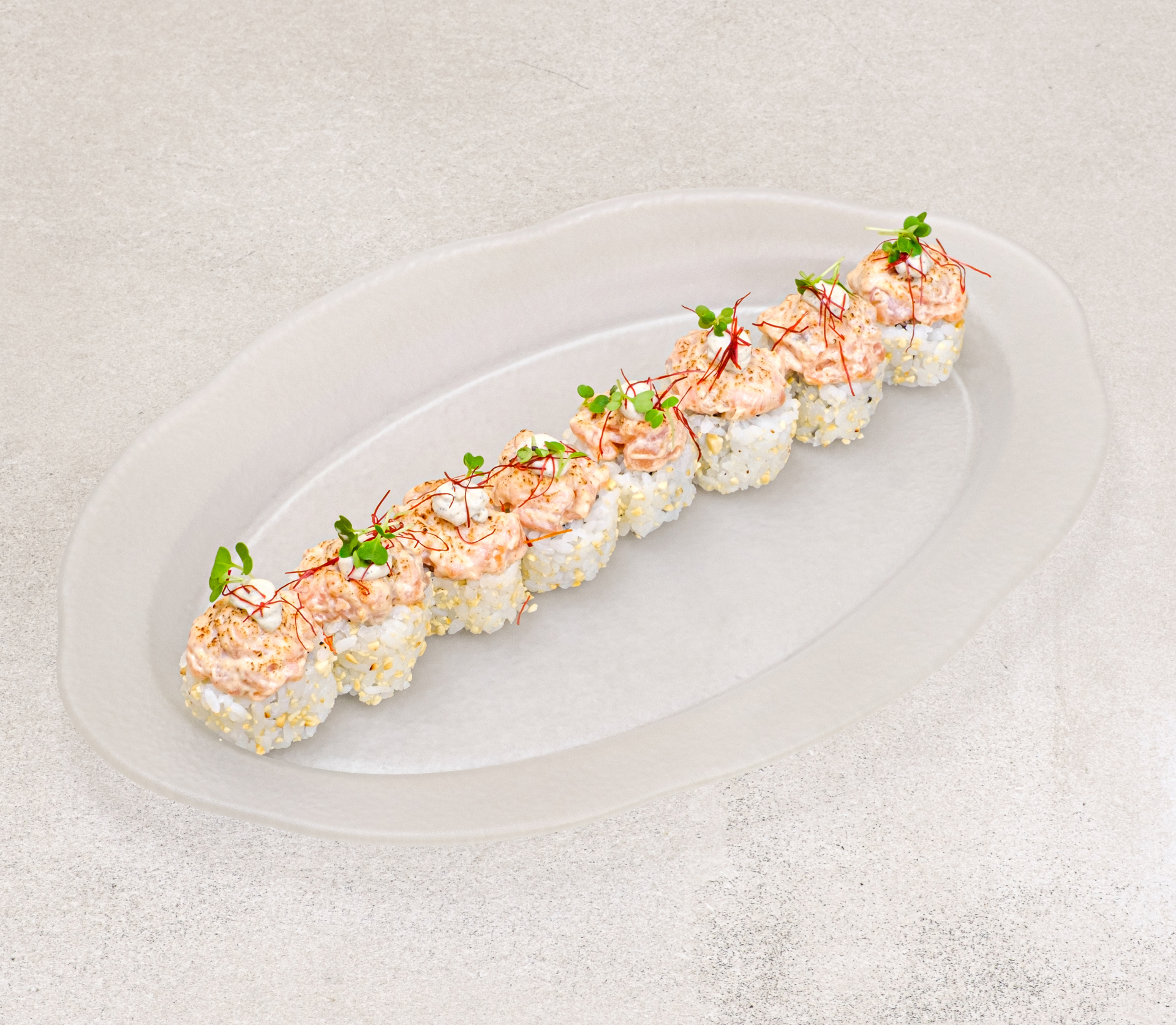 Ролл опаленный лосось с трюфелем