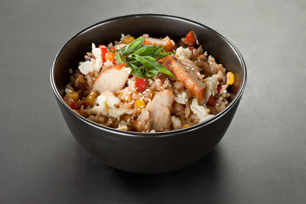 Основа Wok: рис с овощами