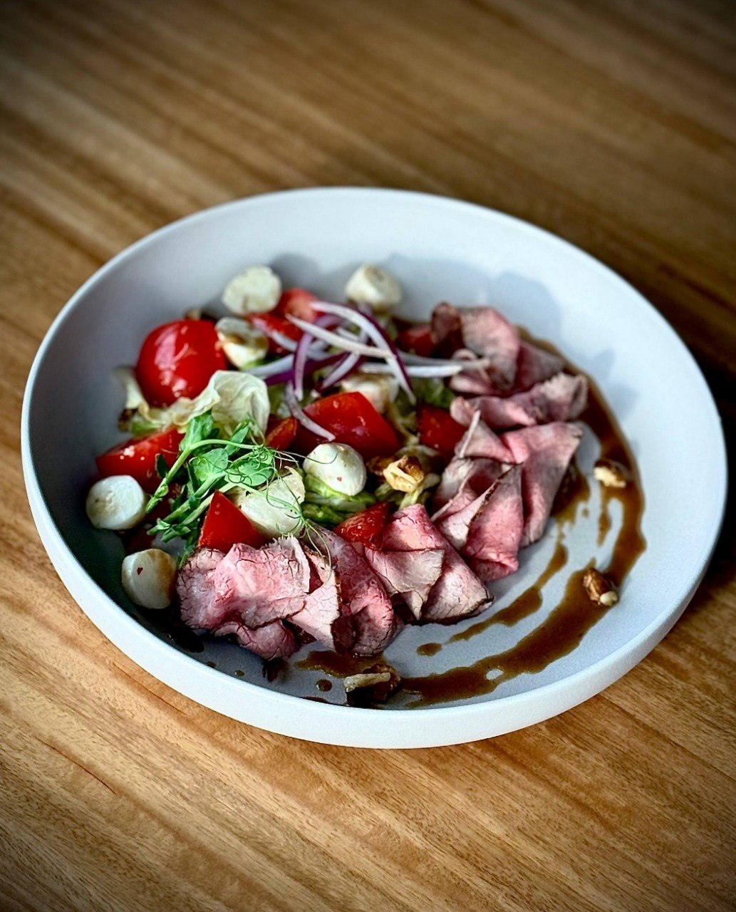 Салат с Ростбифом и моцареллой