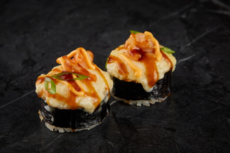 Запеченный ролл с сырной креветкой