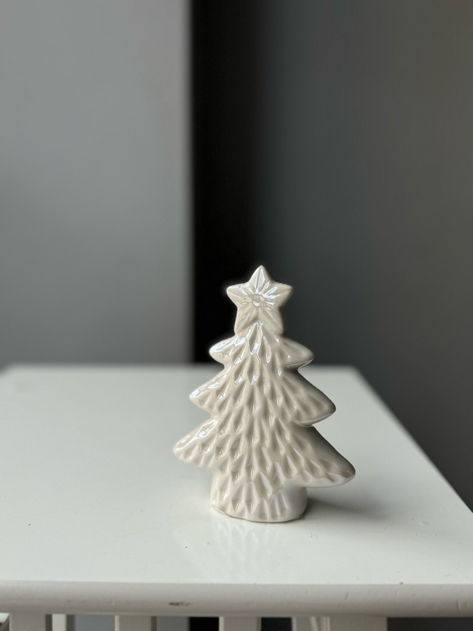 Статуэтка нг Елочка со звездой 10см керамика