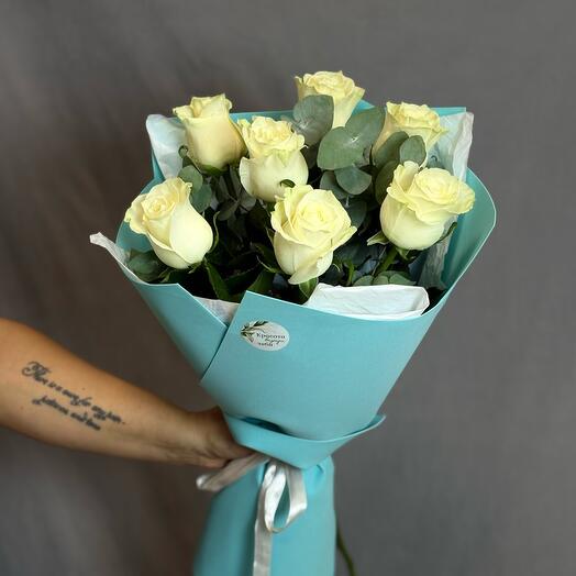 Букет с розой Мондиаль 7шт с эвкалиптом