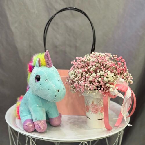 Мягкая игрушка Единорог голубой с букетиком из гипсофилы 