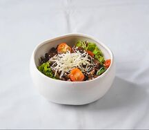 Тёплый салат с говядиной
